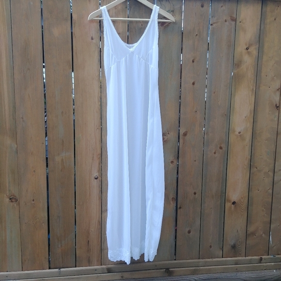 CLEARANCE Vintage 60s Full Slip - Picture 1 of 3